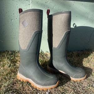 Women’s muck boots